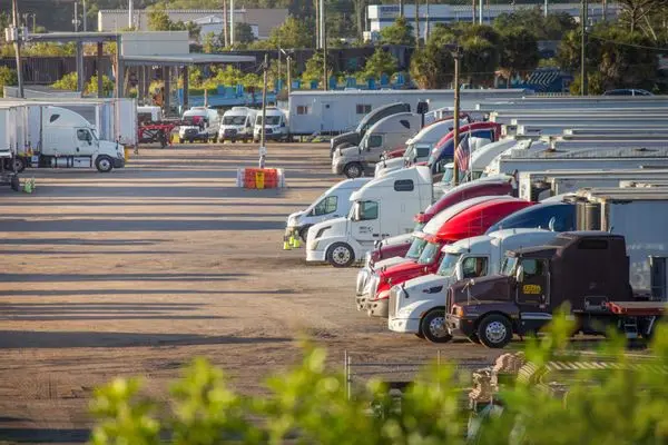 Truck Parking in Pompano Beach
